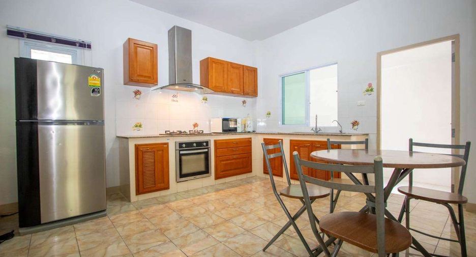 For rent 3 bedrooms house in San Kamphaeng, Chiang Mai