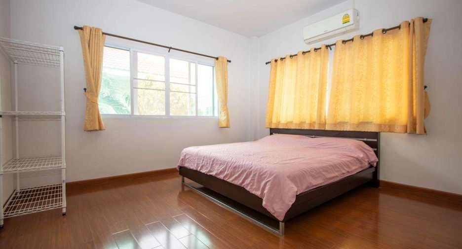 For rent 3 bedrooms house in San Kamphaeng, Chiang Mai