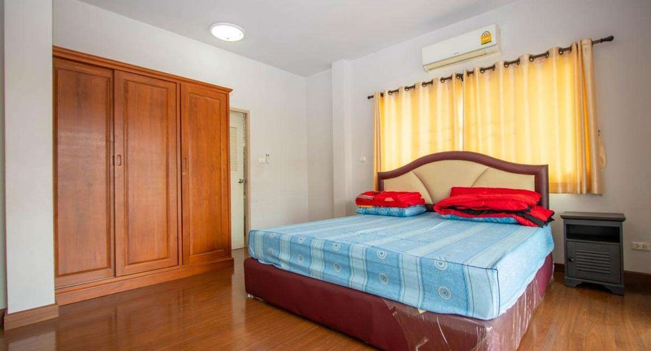 For rent 3 bedrooms house in San Kamphaeng, Chiang Mai