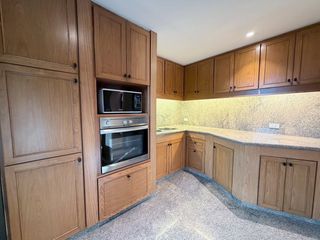 For rent 3 bedrooms apartment in Watthana, Bangkok