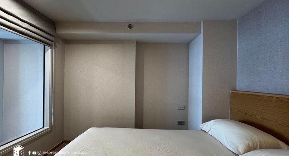 For rent 2 bedrooms condo in Bang Rak, Bangkok