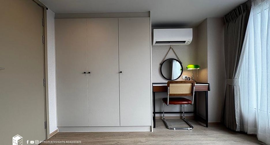 For rent 2 bedrooms condo in Bang Rak, Bangkok