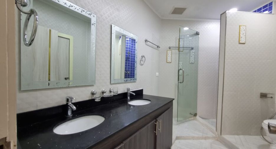 Wohnung zur Miete mit 2 Zimmer in Khlong Toei, Bangkok