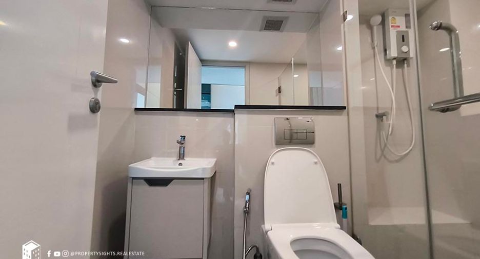 For rent 2 bedrooms condo in Sathon, Bangkok