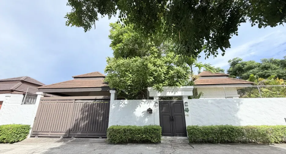 For sale 2 bedrooms villa in Bang Lamung, Chonburi