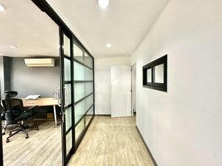 Local comercial en venta de 9 habitaciones en Watthana, Bangkok