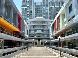 Local comercial en venta de 9 habitaciones en Watthana, Bangkok