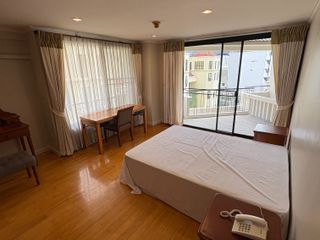 For rent 3 bedrooms apartment in Khlong Toei, Bangkok