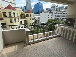 For rent 3 bedrooms apartment in Khlong Toei, Bangkok