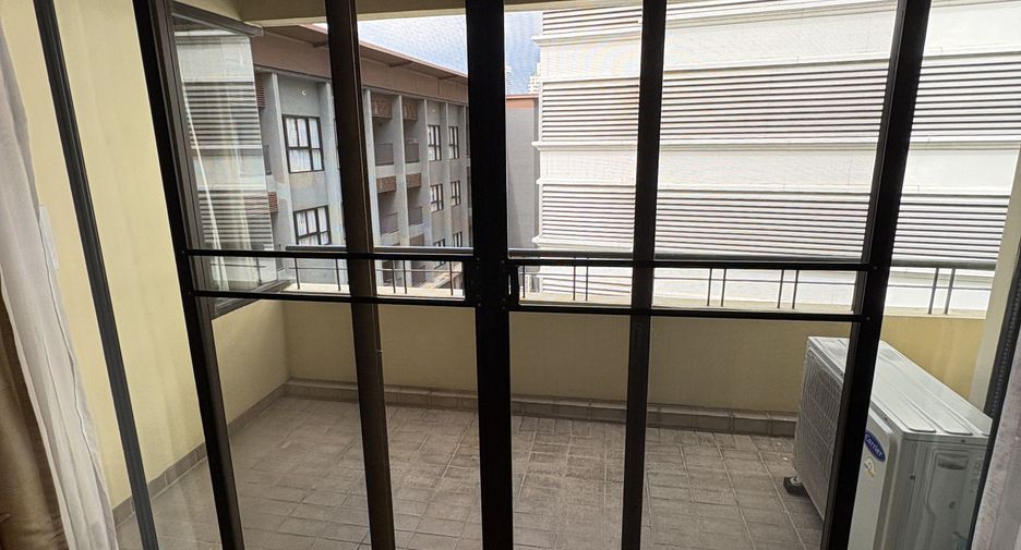 For rent 2 bedrooms apartment in Khlong Toei, Bangkok