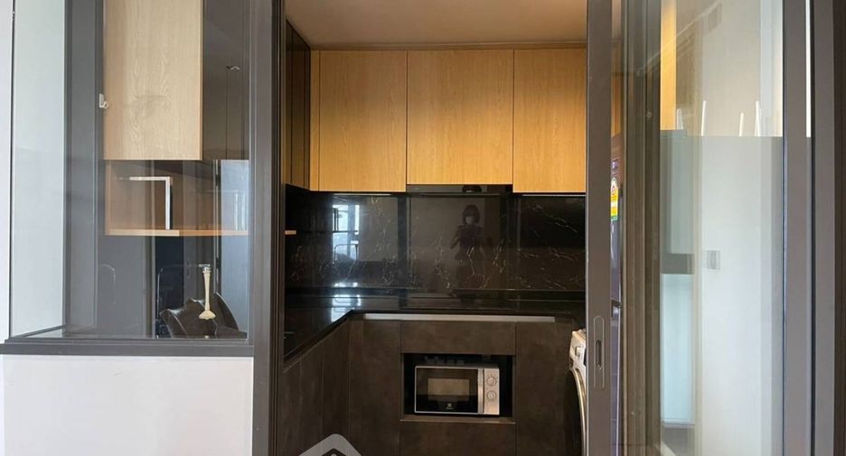 For rent 3 bedrooms condo in Chatuchak, Bangkok