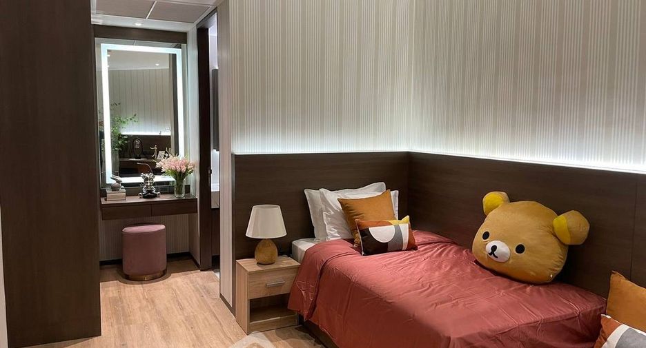 Apartamento en alquiler de 3 habitaciones en Khlong Toei, Bangkok