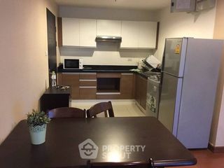 For rent 2 bedrooms condo in Huai Khwang, Bangkok