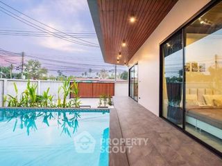 For rent 4 bedrooms villa in Bang Lamung, Chonburi