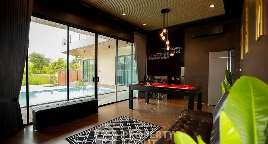 For rent 4 bedrooms villa in Bang Lamung, Chonburi