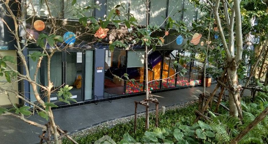 Wohnung zur Miete mit 1 Zimmer in Huai Khwang, Bangkok