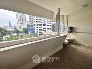 For rent 3 bedrooms condo in Sathon, Bangkok