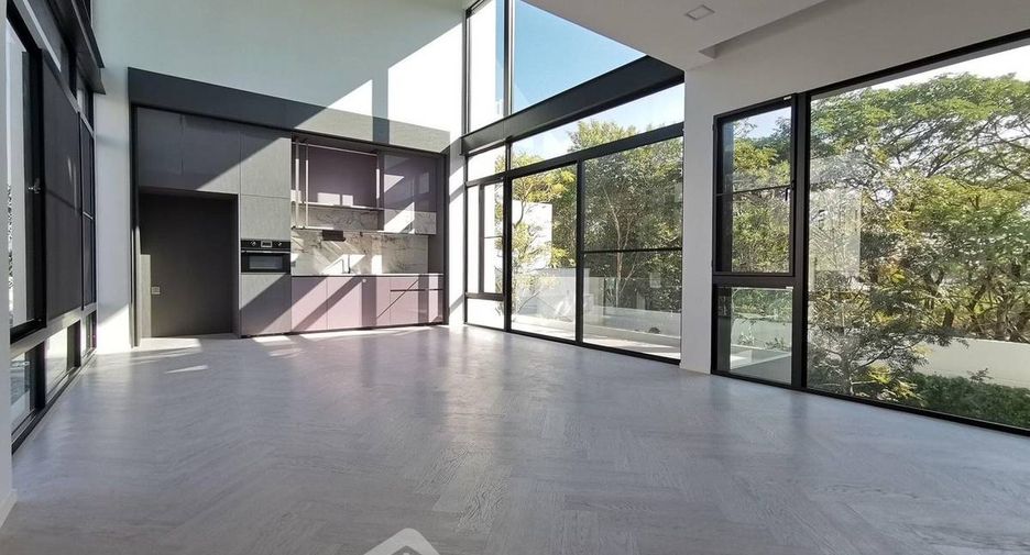For rent 4 bedrooms house in Saphan Sung, Bangkok