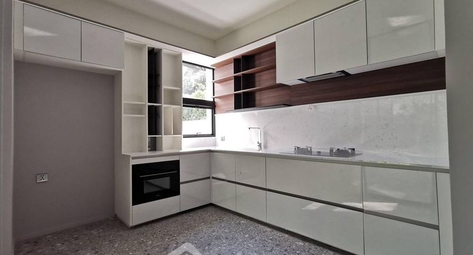 For rent 4 bedrooms house in Saphan Sung, Bangkok