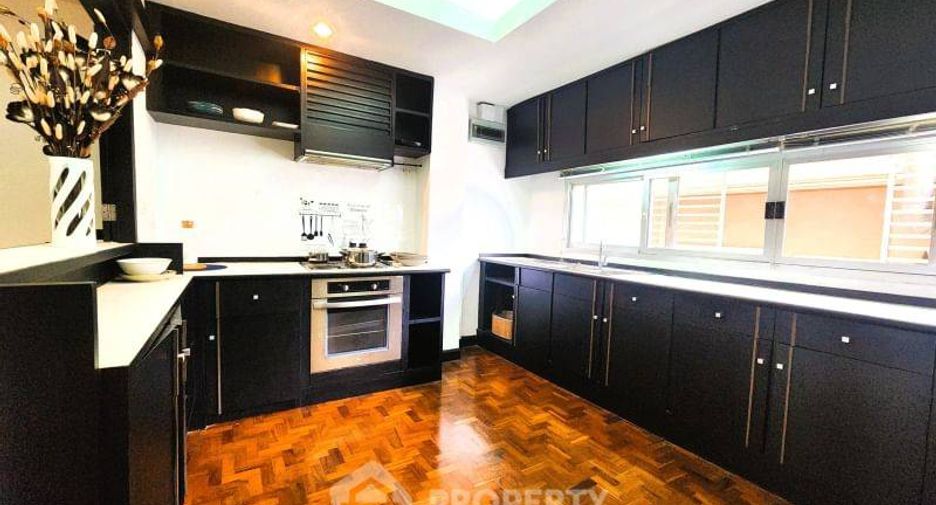 Apartment zur Miete mit 3 Zimmer in Watthana, Bangkok