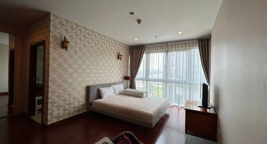 For rent 2 bedrooms condo in Yan Nawa, Bangkok