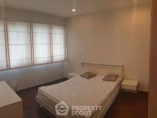 For rent 2 bedrooms condo in Yan Nawa, Bangkok
