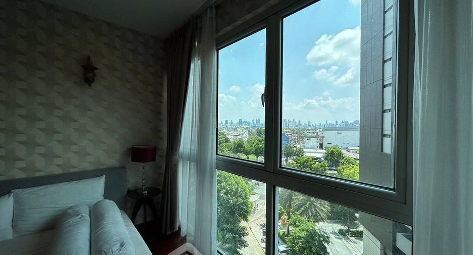 For rent 2 bedrooms condo in Yan Nawa, Bangkok