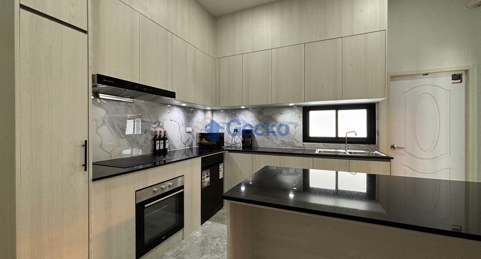 For rent 4 bedrooms house in Bang Lamung, Chonburi