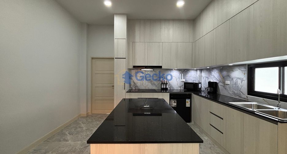 For rent 4 bedrooms house in Bang Lamung, Chonburi