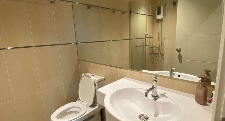 For rent 2 bedrooms condo in Sathon, Bangkok