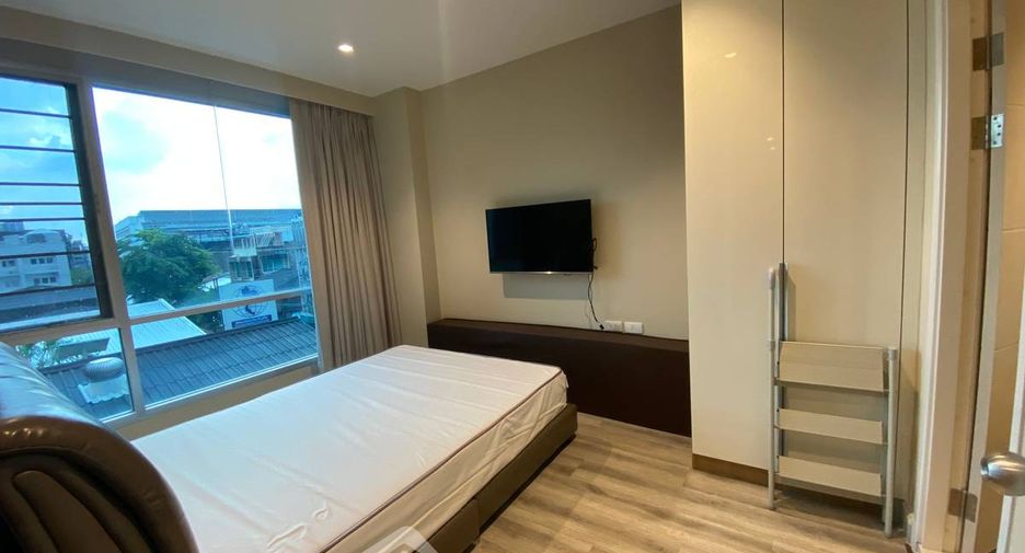 For rent 2 bedrooms condo in Sathon, Bangkok