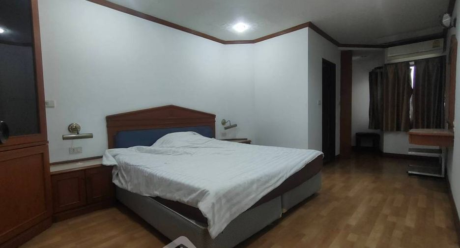 Condo en alquiler de 3 habitaciones en Watthana, Bangkok