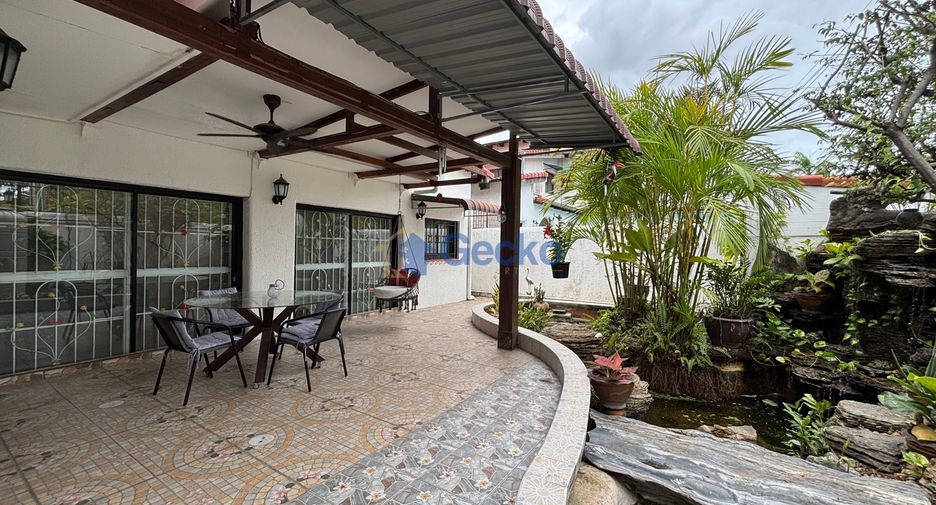 À louer 3 chambres maison à Bang Lamung, Chonburi
