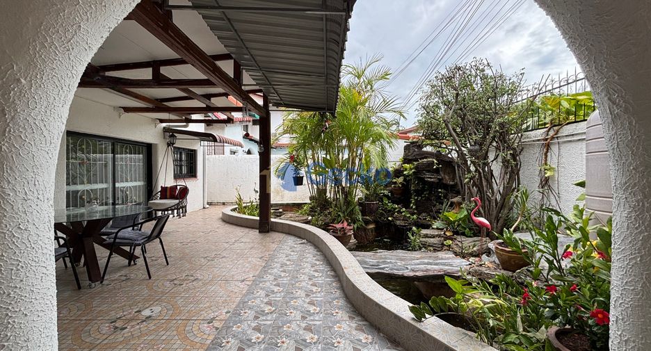À louer 3 chambres maison à Bang Lamung, Chonburi