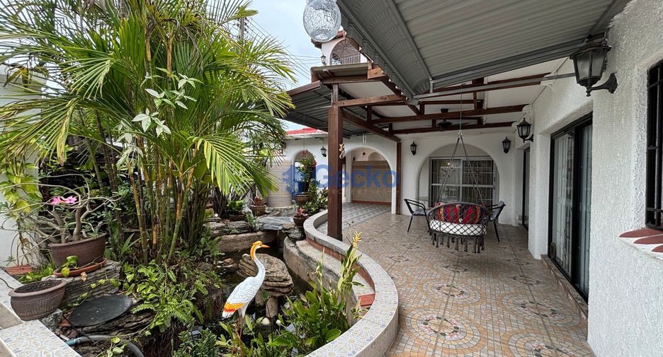 À louer 3 chambres maison à Bang Lamung, Chonburi