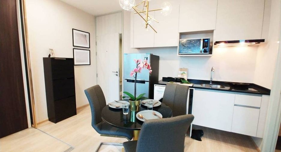 For rent 2 bedrooms condo in Huai Khwang, Bangkok