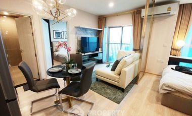 For rent 2 bedrooms condo in Huai Khwang, Bangkok