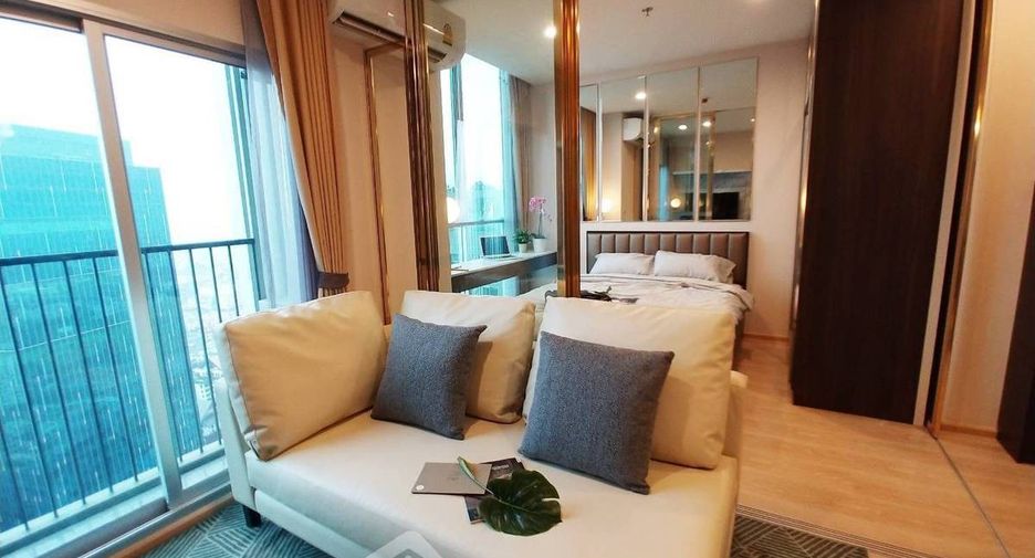 For rent 2 bedrooms condo in Huai Khwang, Bangkok