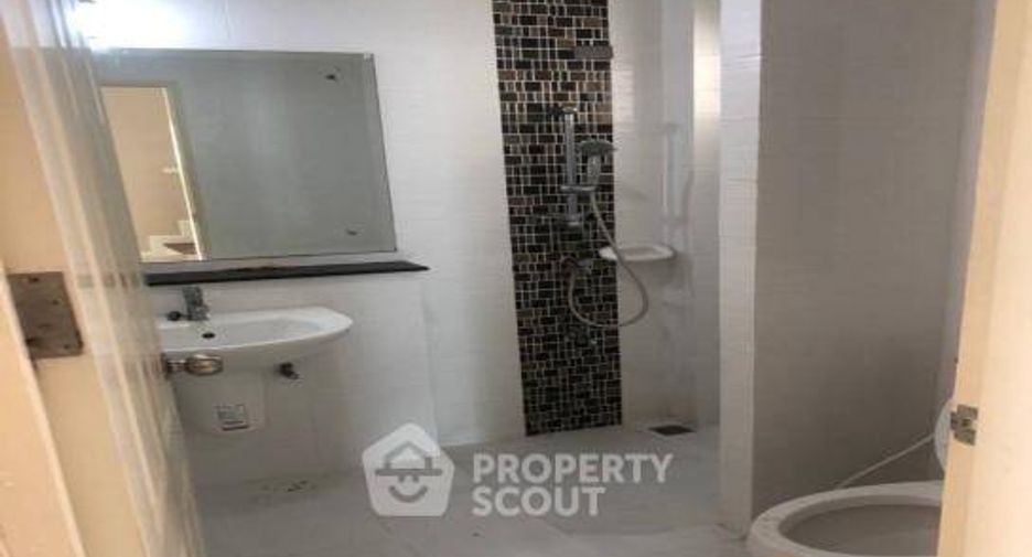 For rent 3 bedrooms house in Lat Krabang, Bangkok