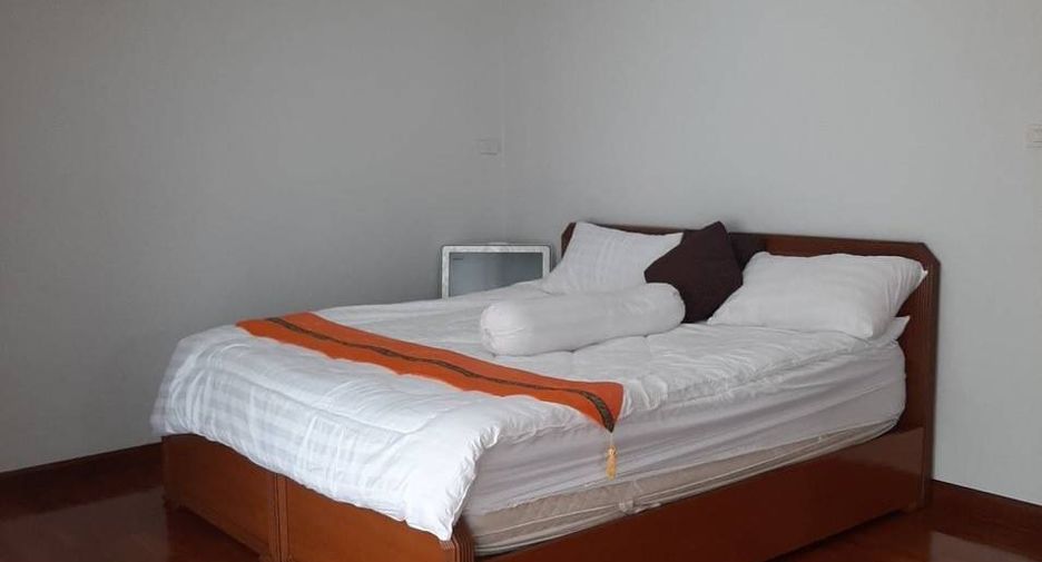 For rent 3 ベッドルーム condo in Khlong Toei, Bangkok