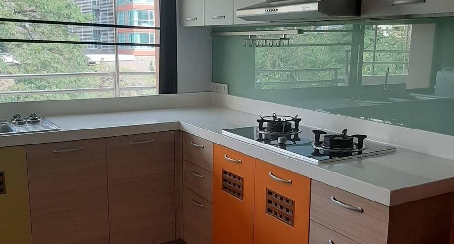 For rent 3 ベッドルーム condo in Khlong Toei, Bangkok