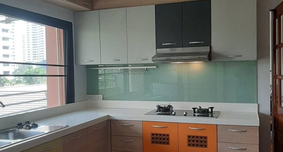 For rent 3 ベッドルーム condo in Khlong Toei, Bangkok