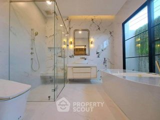 For rent 4 bedrooms house in Saphan Sung, Bangkok