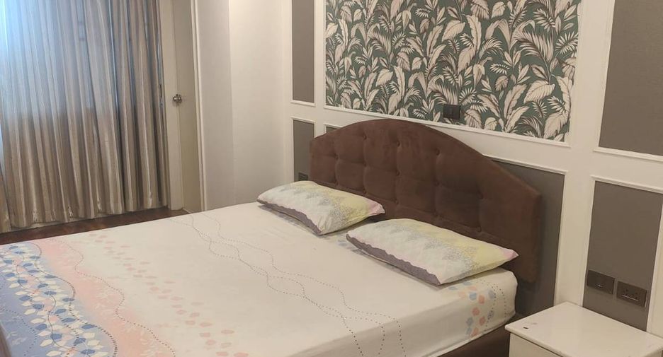 For rent 3 bedrooms condo in Watthana, Bangkok