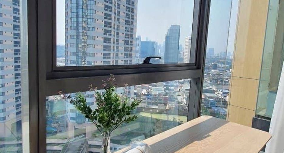 For rent 2 bedrooms condo in Khlong Toei, Bangkok