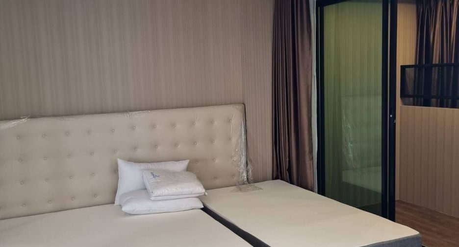 For rent 2 bedrooms condo in Wang Thonglang, Bangkok
