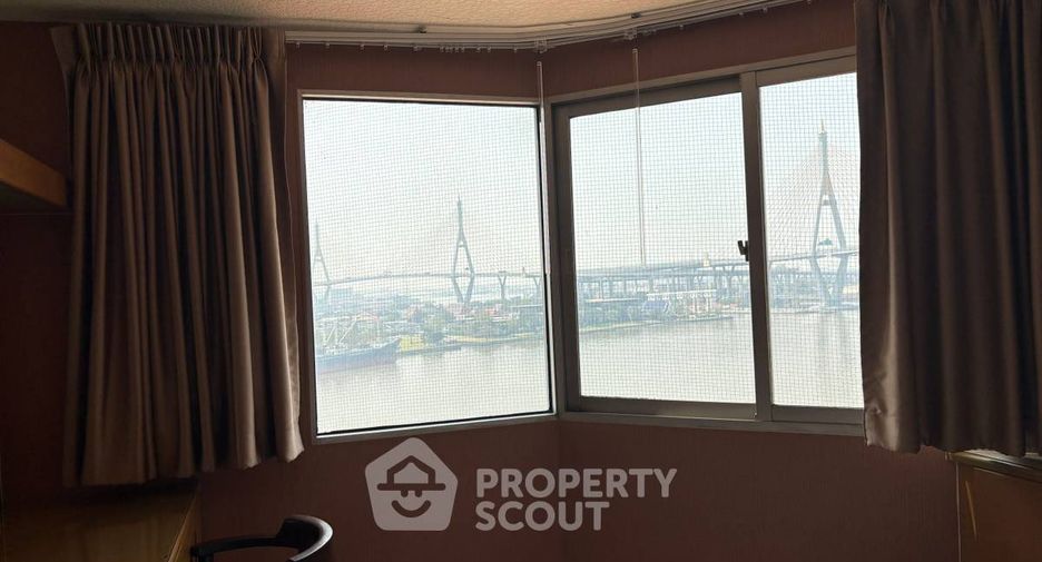 For rent 3 bedrooms condo in Yan Nawa, Bangkok