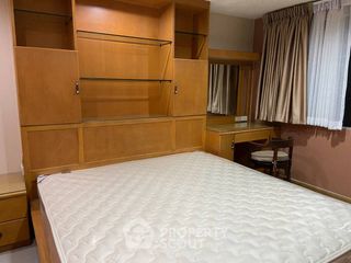 For rent 3 bedrooms condo in Yan Nawa, Bangkok