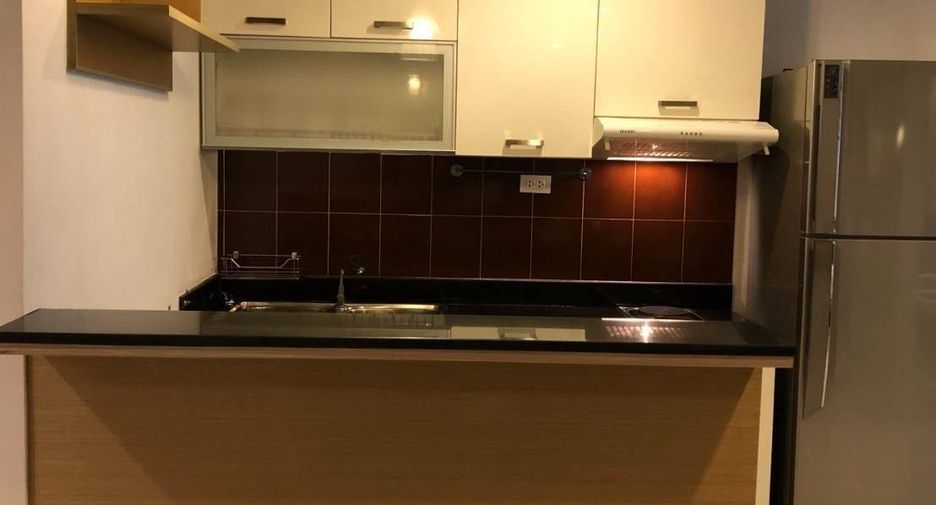 For rent 1 bed condo in Watthana, Bangkok