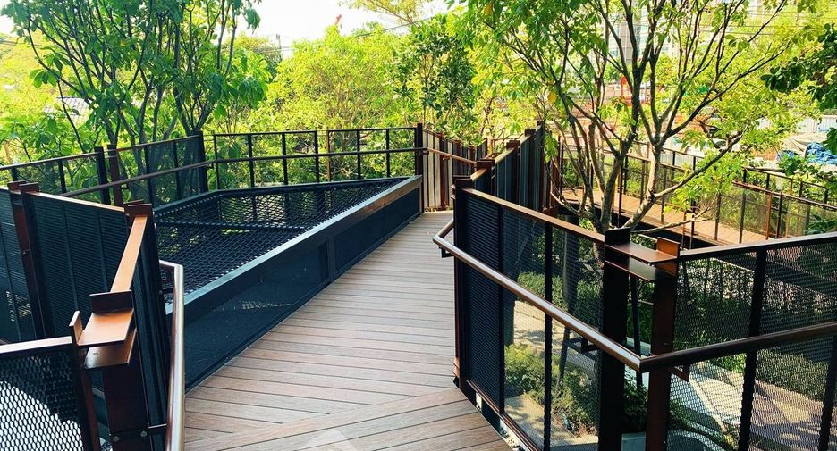 For rent 2 bedrooms condo in Bang Kapi, Bangkok